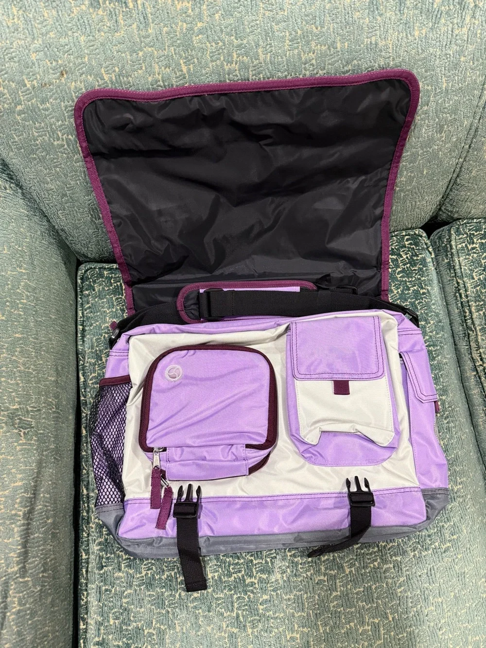 Vintage Y2K 2002 Gap EST 1969 Purple and Cream Messenger Pack/Bag